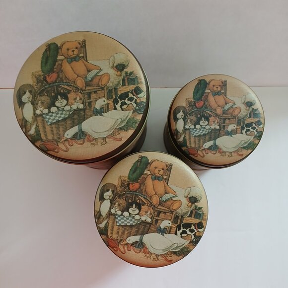 3 Vintage Christmas tins - Picture 2 of 10
